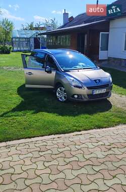 Мікровен Peugeot 5008 2011 в Чернівцях