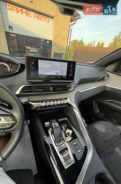 Внедорожник / Кроссовер Peugeot 5008 2022 в 