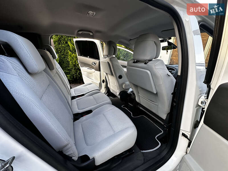 Микровэн Peugeot 5008 2013 в Рава-Русской фото 5 Микровэн Peugeot 5008 2013 в Рава-Русской