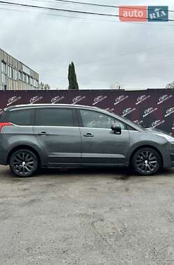 Микровэн Peugeot 5008 2013 в 