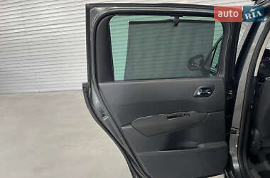 Мікровен Peugeot 5008 2011 в  фото 39 Мікровен Peugeot 5008 2011 в