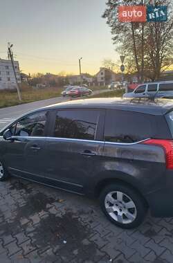 Микровэн Peugeot 5008 2013 в Львове