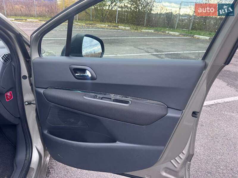 Микровэн Peugeot 5008 2010 в Ровно фото 20 Микровэн Peugeot 5008 2010 в Ровно