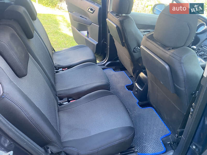 Микровэн Peugeot 5008 2010 в Львове