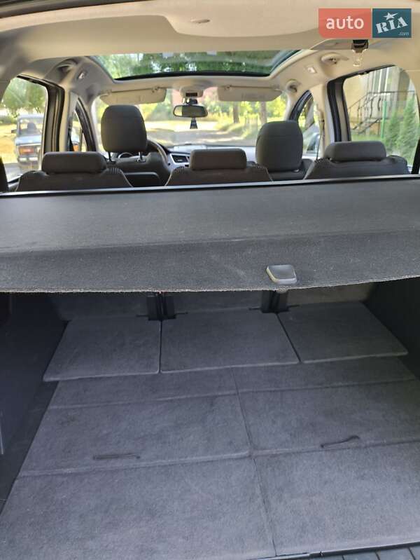 Микровэн Peugeot 5008 2012 в Калуше