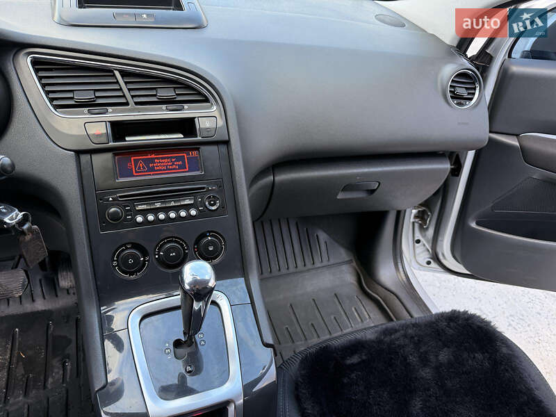 Микровэн Peugeot 5008 2010 в Теребовле