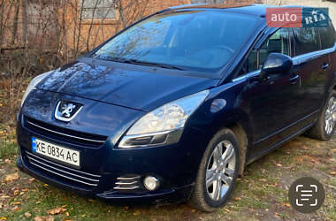 Микровэн Peugeot 5008 2011 в Супруновке