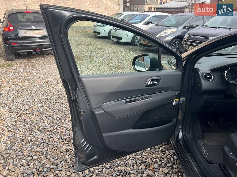 Микровэн Peugeot 5008 2015 в Коломые