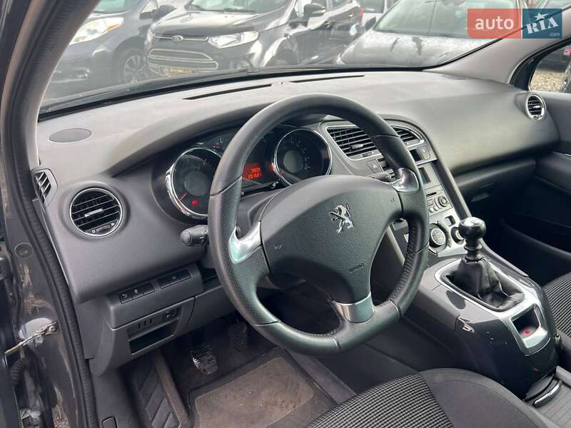 Микровэн Peugeot 5008 2015 в Коломые