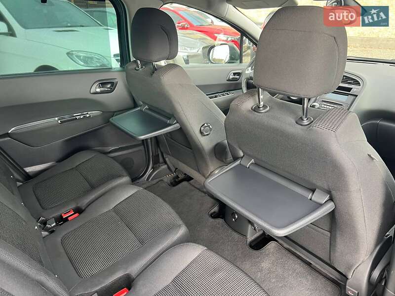 Микровэн Peugeot 5008 2015 в Коломые