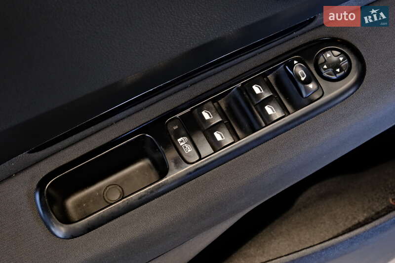 Микровэн Peugeot 5008 2014 в Одессе