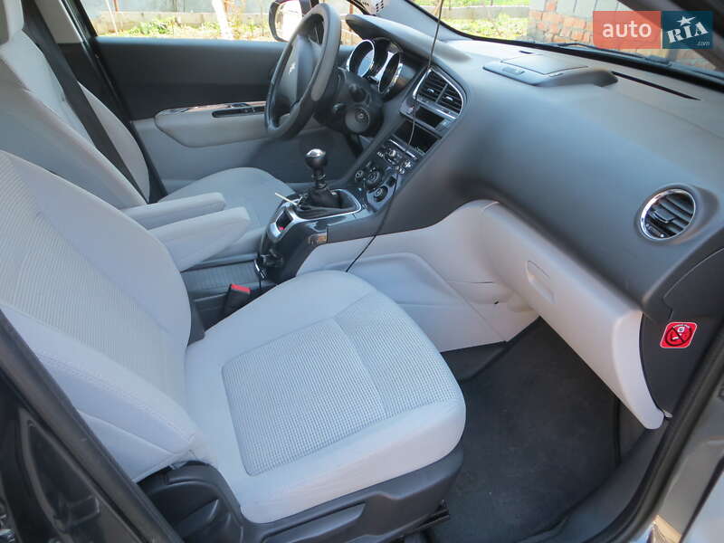 Микровэн Peugeot 5008 2013 в Каменец-Подольском