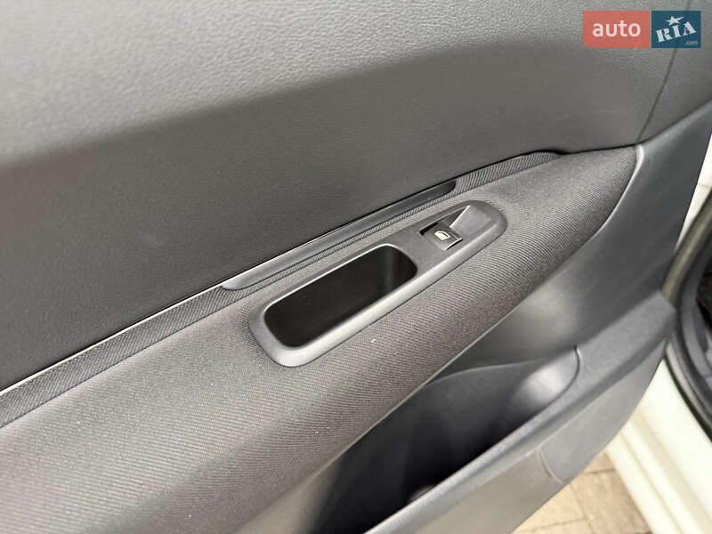 Микровэн Peugeot 5008 2012 в Тернополе