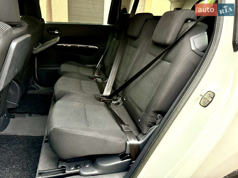 Микровэн Peugeot 5008 2012 в Тернополе