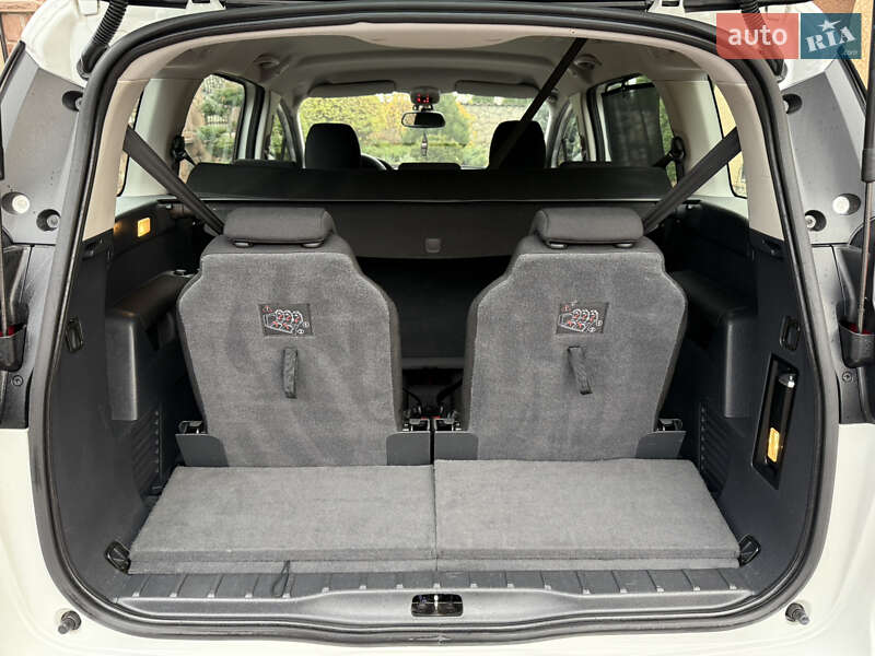 Микровэн Peugeot 5008 2012 в Тернополе