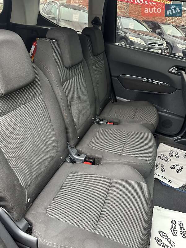 Микровэн Peugeot 5008 2010 в Смеле