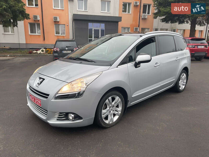 Peugeot 5008 2011