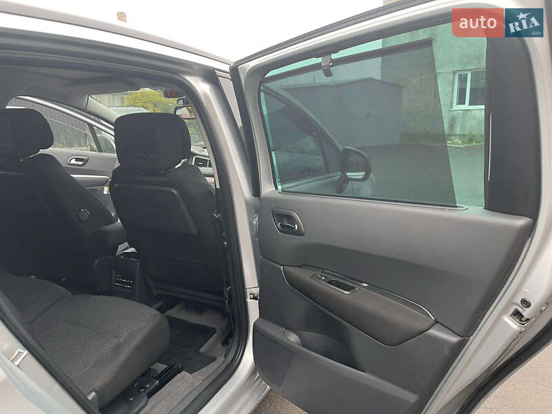 Микровэн Peugeot 5008 2011 в Ровно