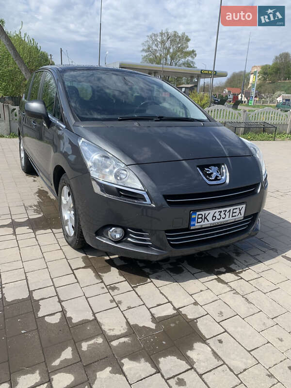 Peugeot 5008 2010 Peugeot 5008 2010