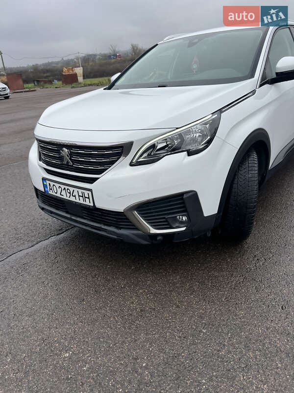 Внедорожник / Кроссовер Peugeot 5008 2017 в Ужгороде фото 8 Внедорожник / Кроссовер Peugeot 5008 2017 в Ужгороде