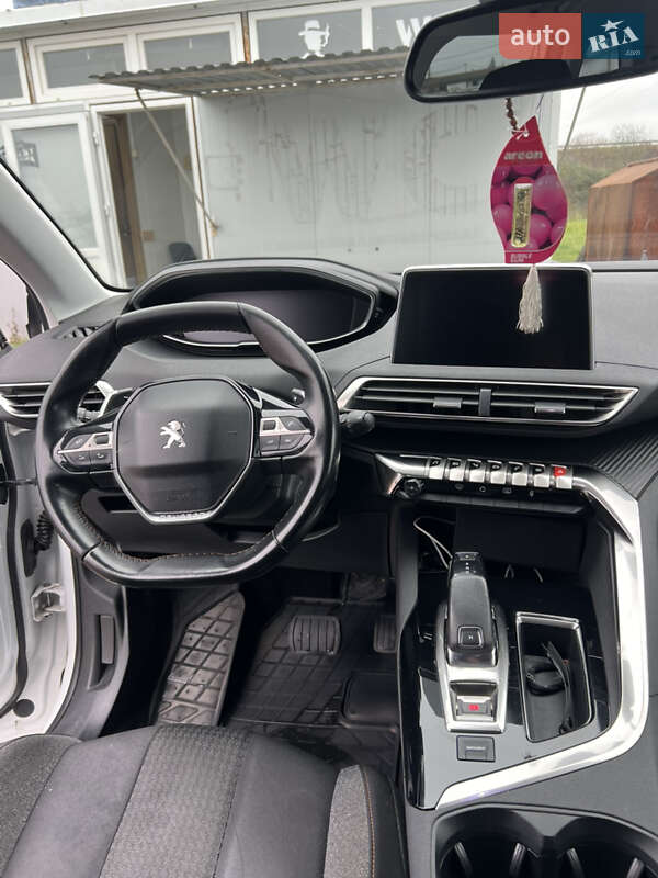 Внедорожник / Кроссовер Peugeot 5008 2017 в Ужгороде фото 13 Внедорожник / Кроссовер Peugeot 5008 2017 в Ужгороде