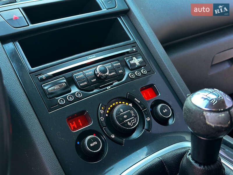 Микровэн Peugeot 5008 2011 в Хмельницком