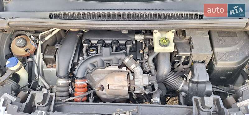 Микровэн Peugeot 5008 2010 в Богуславе фото 25 Микровэн Peugeot 5008 2010 в Богуславе