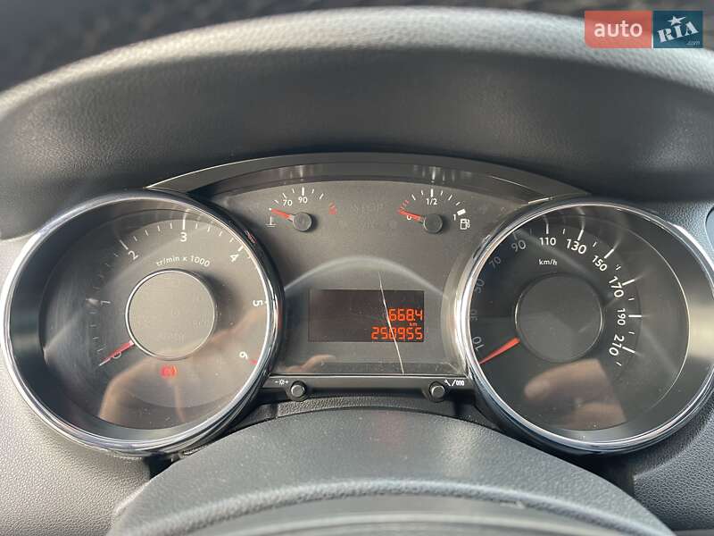 Микровэн Peugeot 5008 2011 в Николаеве фото 8 Микровэн Peugeot 5008 2011 в Николаеве