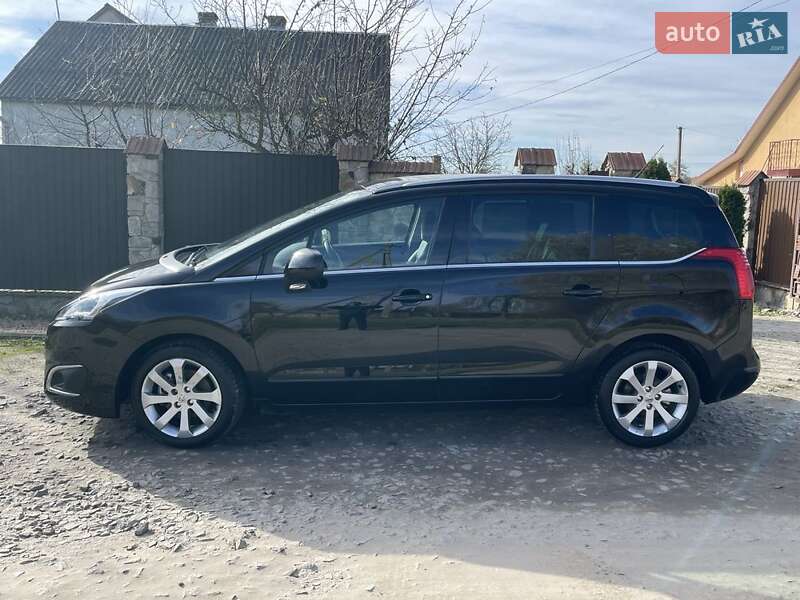 Микровэн Peugeot 5008 2015 в Львове
