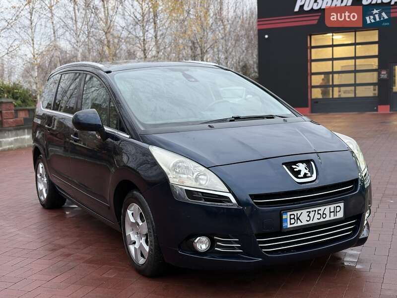Мікровен Peugeot 5008 2011 в Рівному