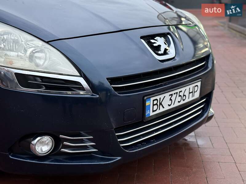 Мікровен Peugeot 5008 2011 в Рівному