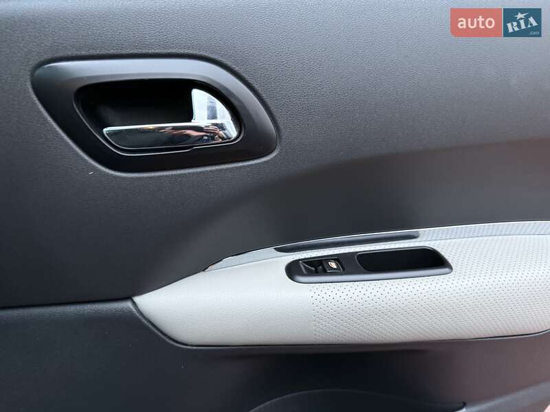 Мікровен Peugeot 5008 2011 в Рівному