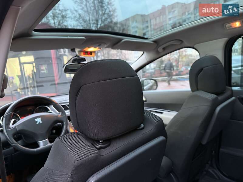 Мікровен Peugeot 5008 2011 в Рівному