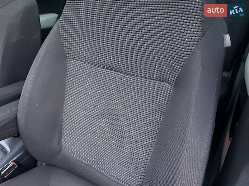 Мікровен Peugeot 5008 2011 в Рівному