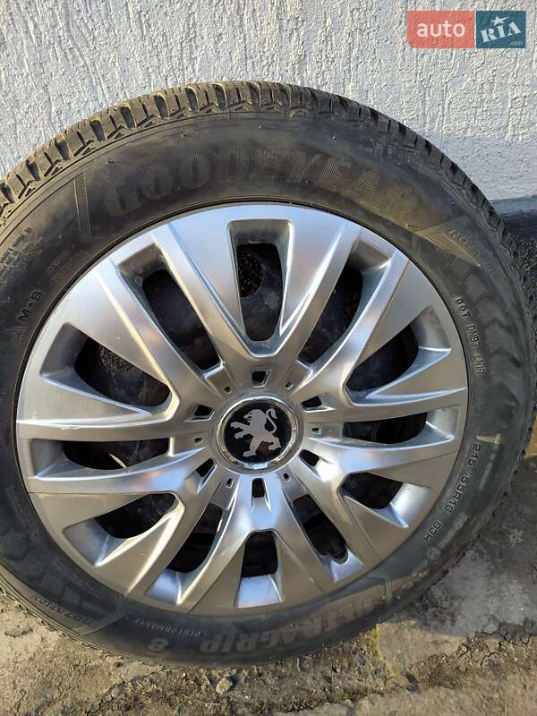 Микровэн Peugeot 5008 2016 в Дубно