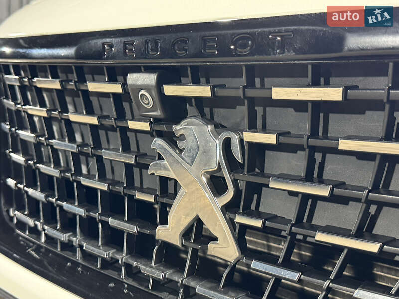 Внедорожник / Кроссовер Peugeot 5008 2018 в Одессе