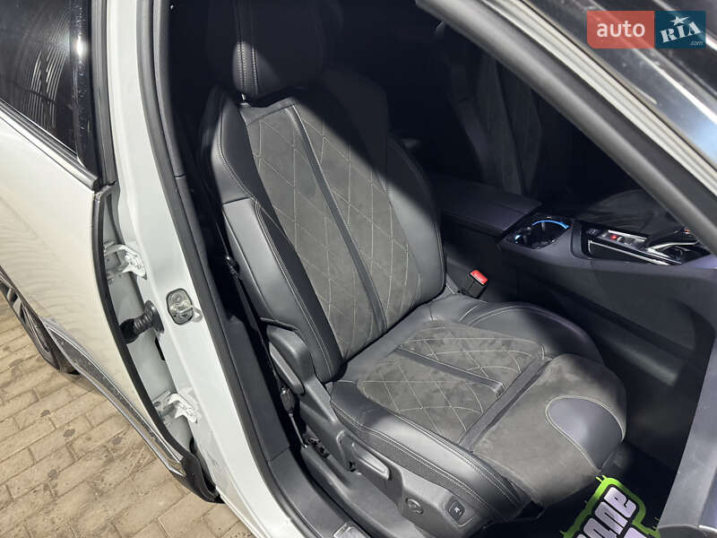 Внедорожник / Кроссовер Peugeot 5008 2018 в Одессе