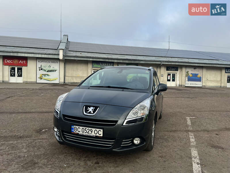Peugeot 5008 2012