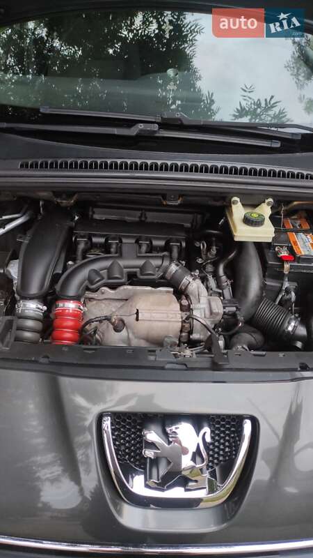 Микровэн Peugeot 5008 2009 в Радивилове