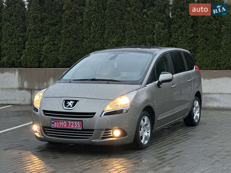 Peugeot 5008 2011