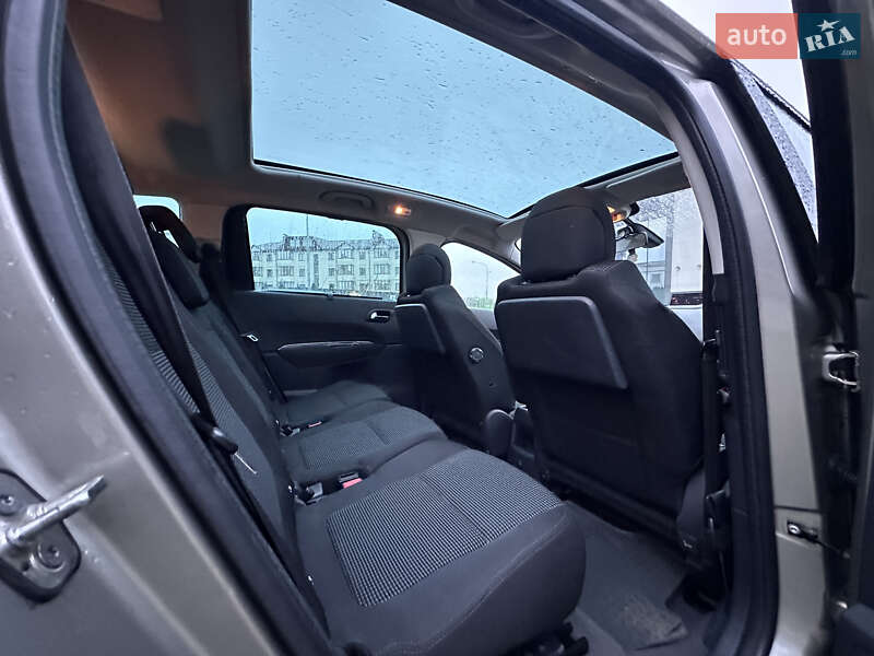 Микровэн Peugeot 5008 2011 в Ровно