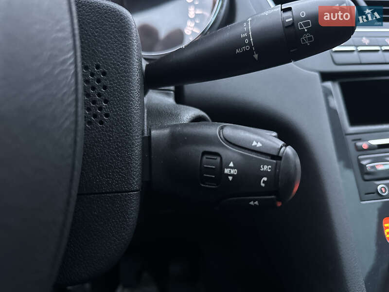 Микровэн Peugeot 5008 2011 в Ровно