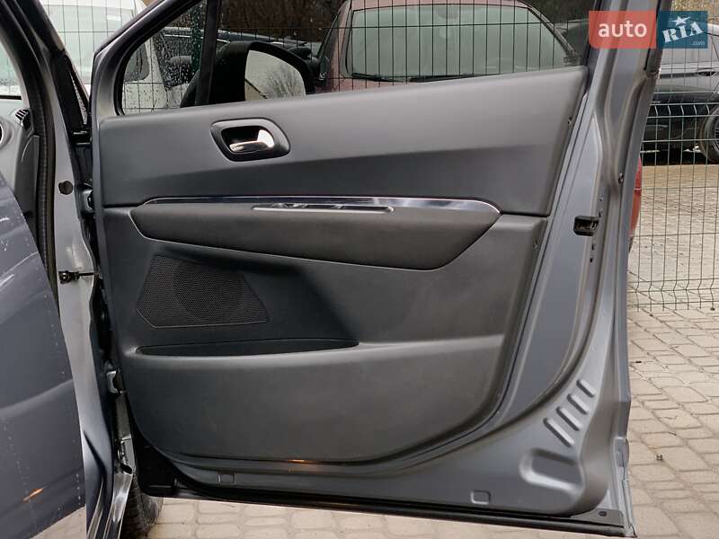 Мікровен Peugeot 5008 2011 в Бердичеві