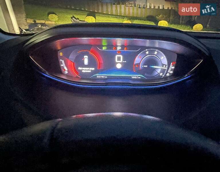 Внедорожник / Кроссовер Peugeot 5008 2017 в Тернополе