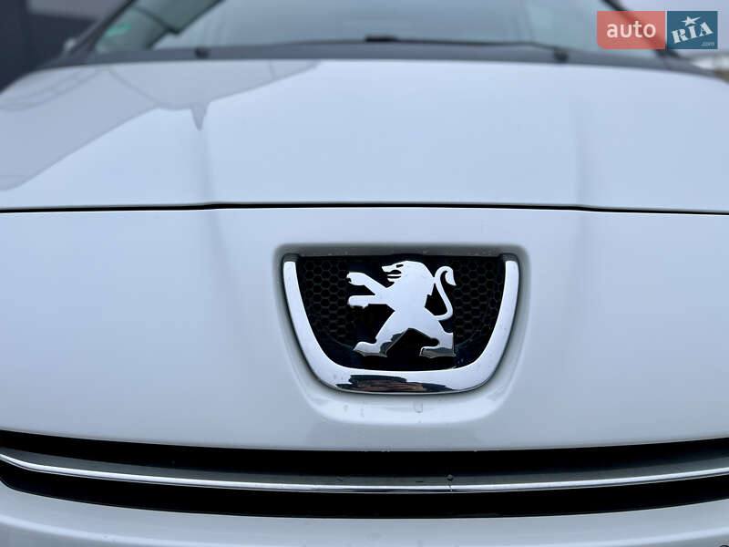 Мікровен Peugeot 5008 2011 в Івано-Франківську