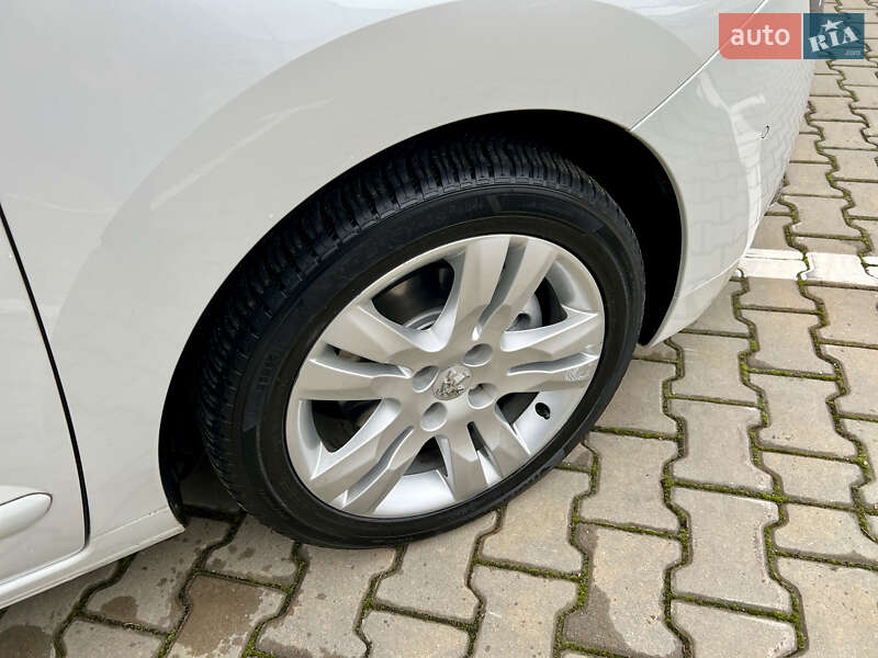 Мікровен Peugeot 5008 2011 в Івано-Франківську