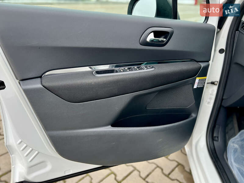 Мікровен Peugeot 5008 2011 в Івано-Франківську