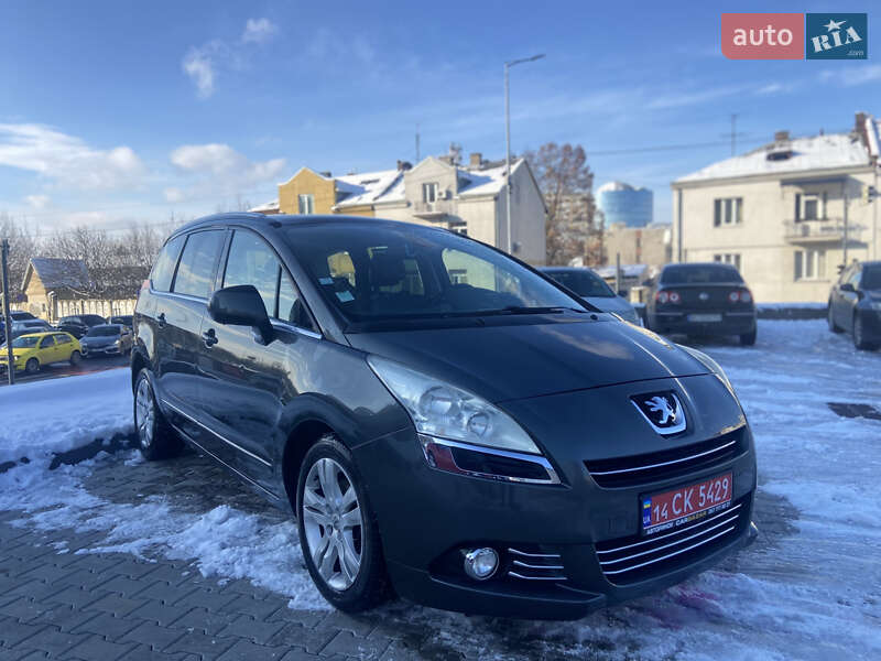 Peugeot 5008 2011