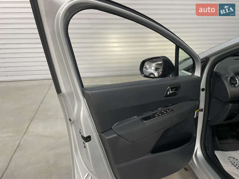 Микровэн Peugeot 5008 2014 в Стрые