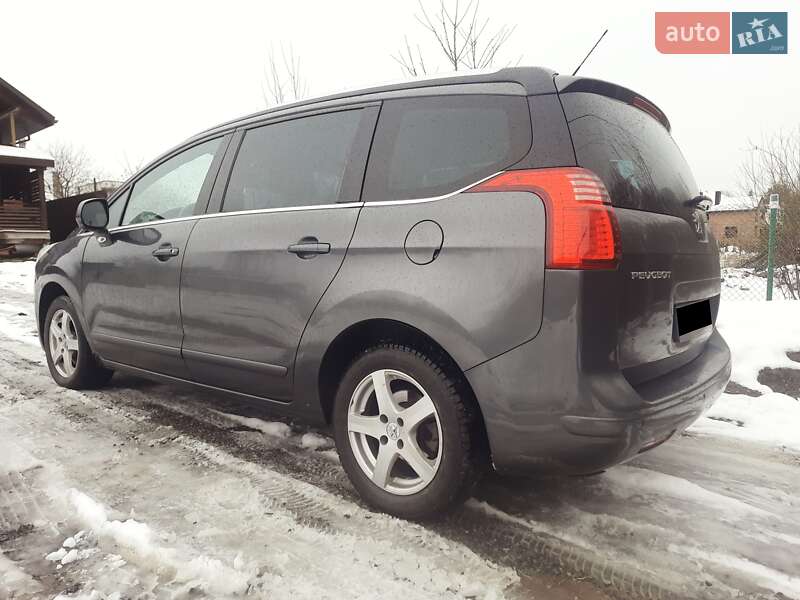Peugeot 5008 2011